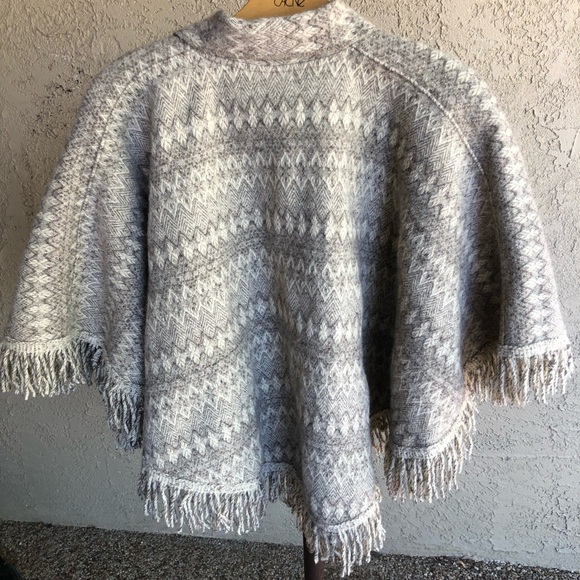 Wool Cropped Fringed Cape One Size Western, Bohemian - Picture 6 of 7